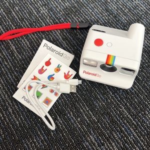BRAND NEW : Polaroid Go